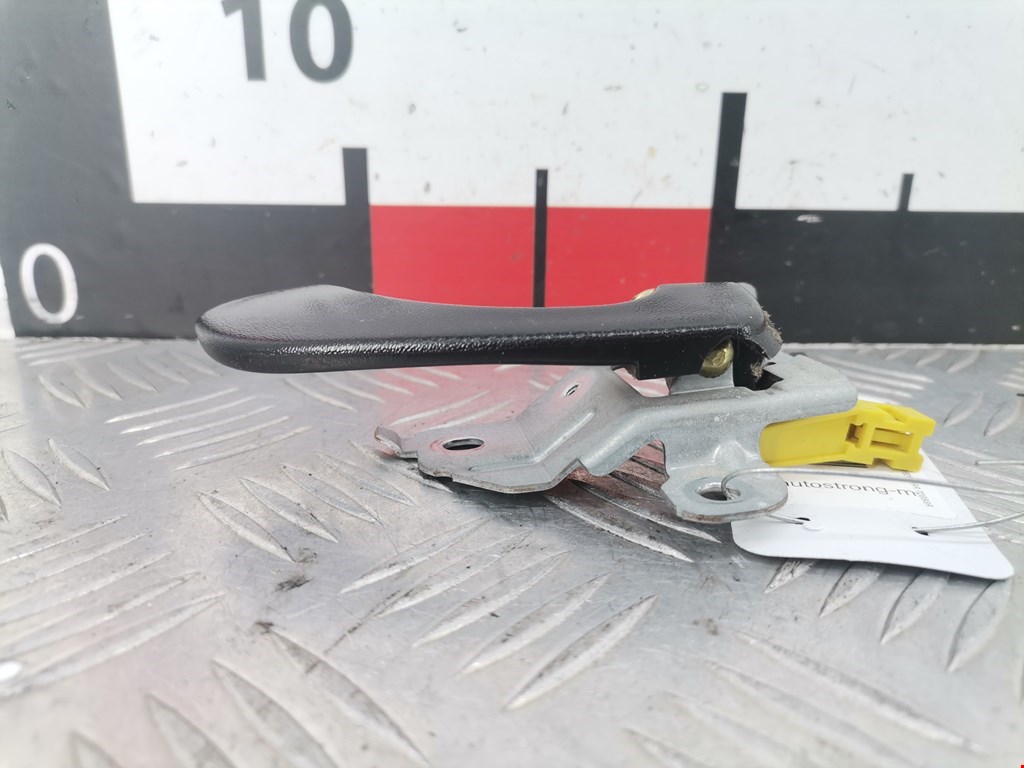 Ручка дверная передняя внутренняя правая MITSUBISHI Space Star 1999-2006