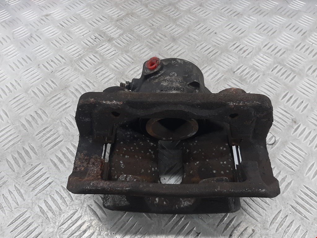 Суппорт передний правый MERCEDES-BENZ C-Class C-klasse W204 2007-2015