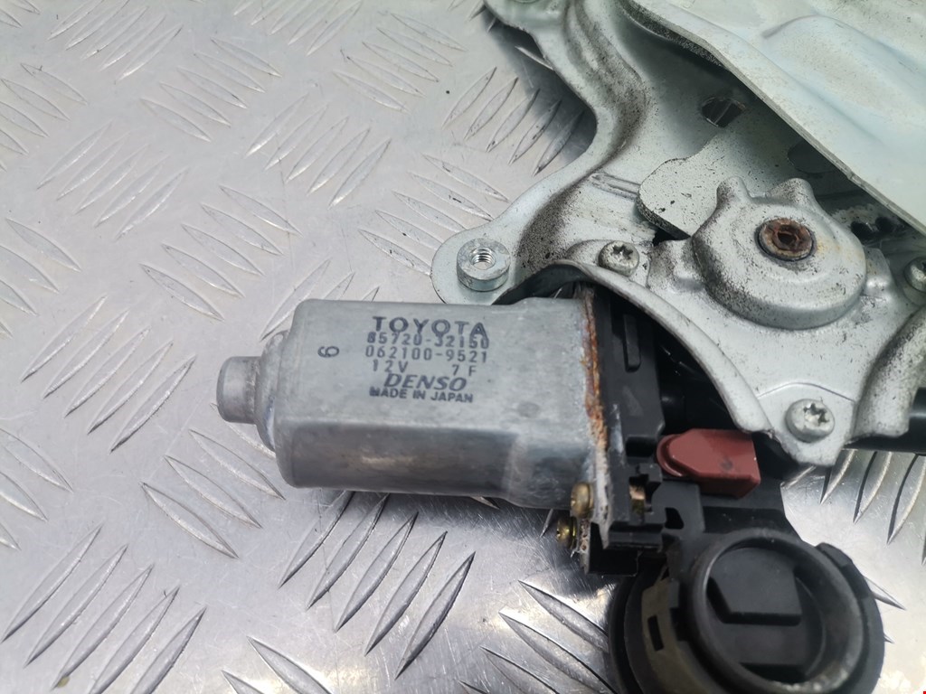 Стеклоподъемник задний правый TOYOTA RAV 4 XA20 2000-2005