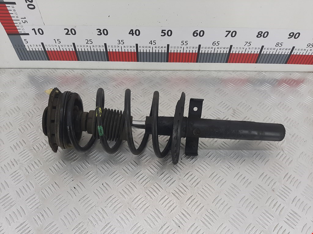 Стойка амортизатора переднего правого Renault Megane 2 (2002-2009)