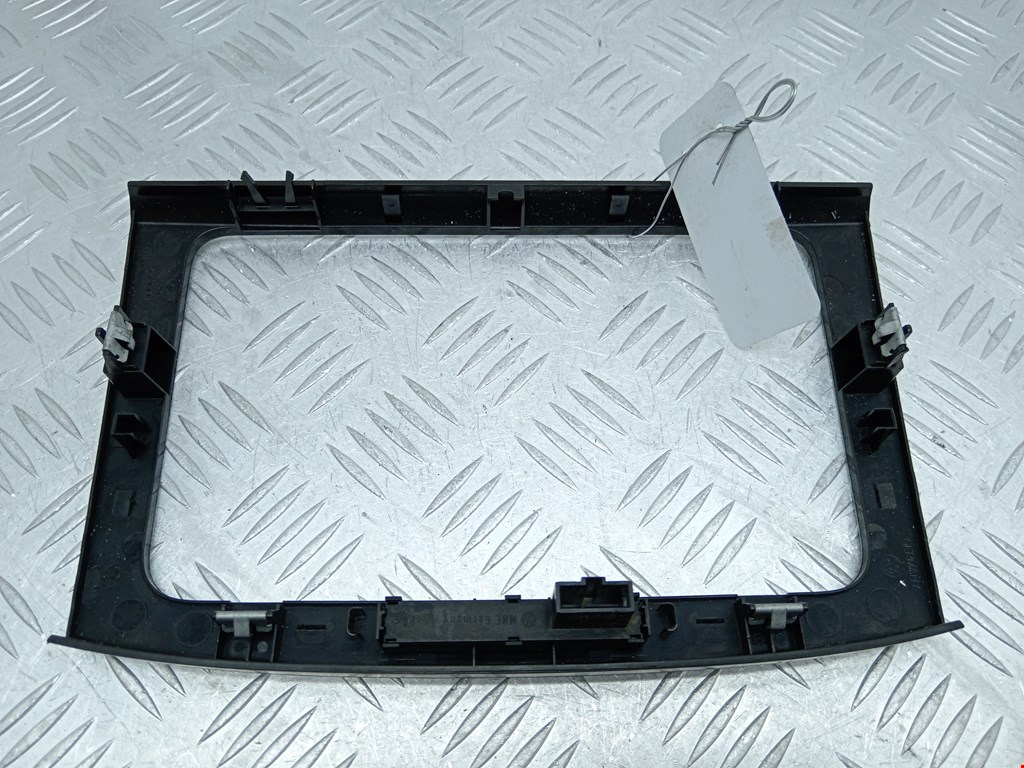 Рамка магнитолы VOLKSWAGEN Passat CC 2008-2017