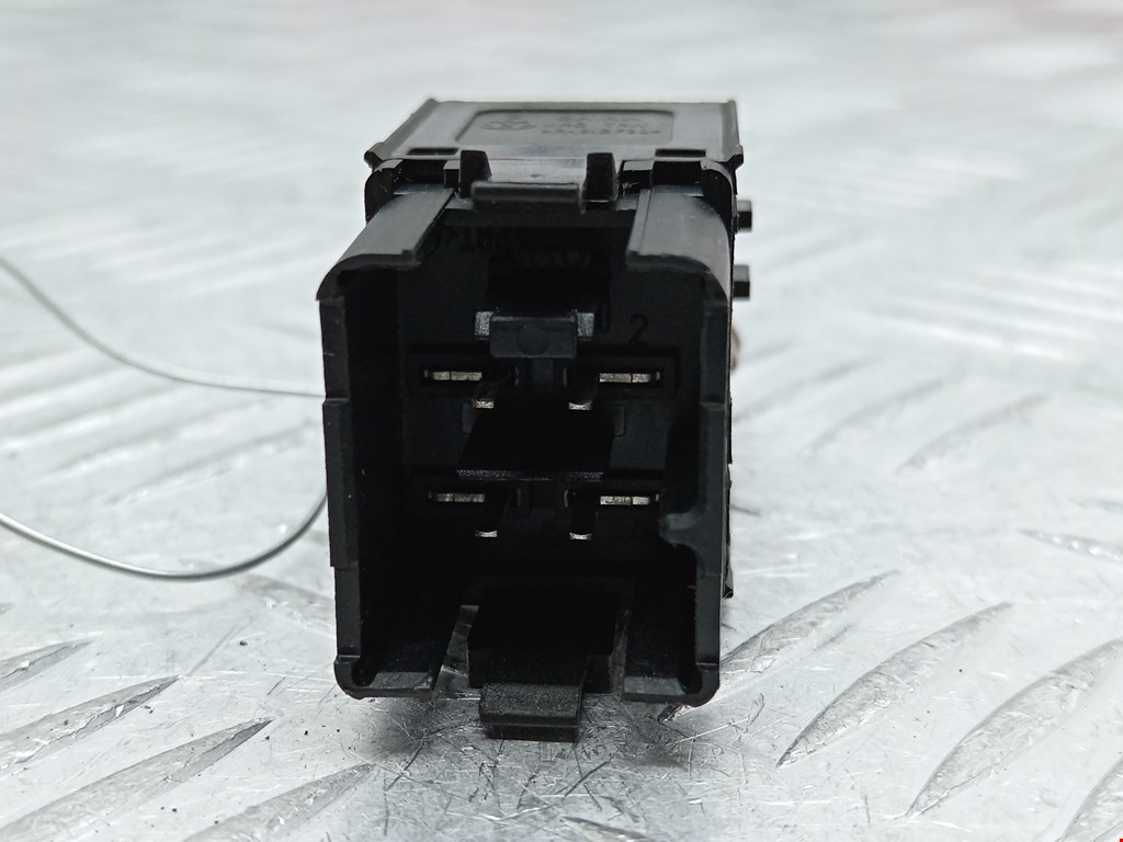 Кнопка аварийной сигнализации (аварийки) VOLKSWAGEN Passat CC 2008-2017