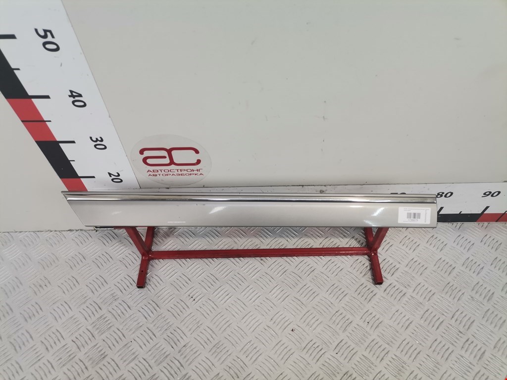 Накладка декоративная (молдинг) двери задней правой Mercedes C-Class (W203) (2000-2008)