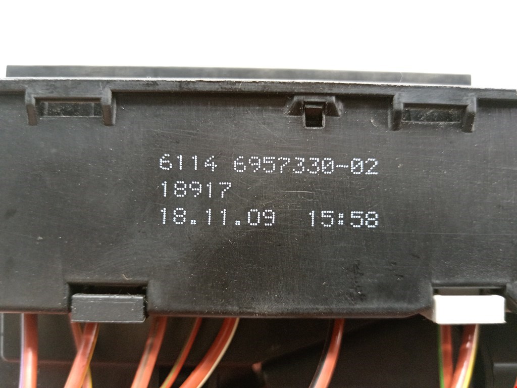 Датчик уровня в бачок омывателя BMW 5er 5 серия E60/E61 2003-2010