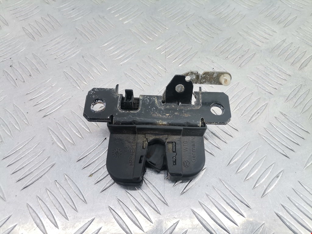 Замок крышки багажника Volkswagen Bora(Jetta) (1998-2005)