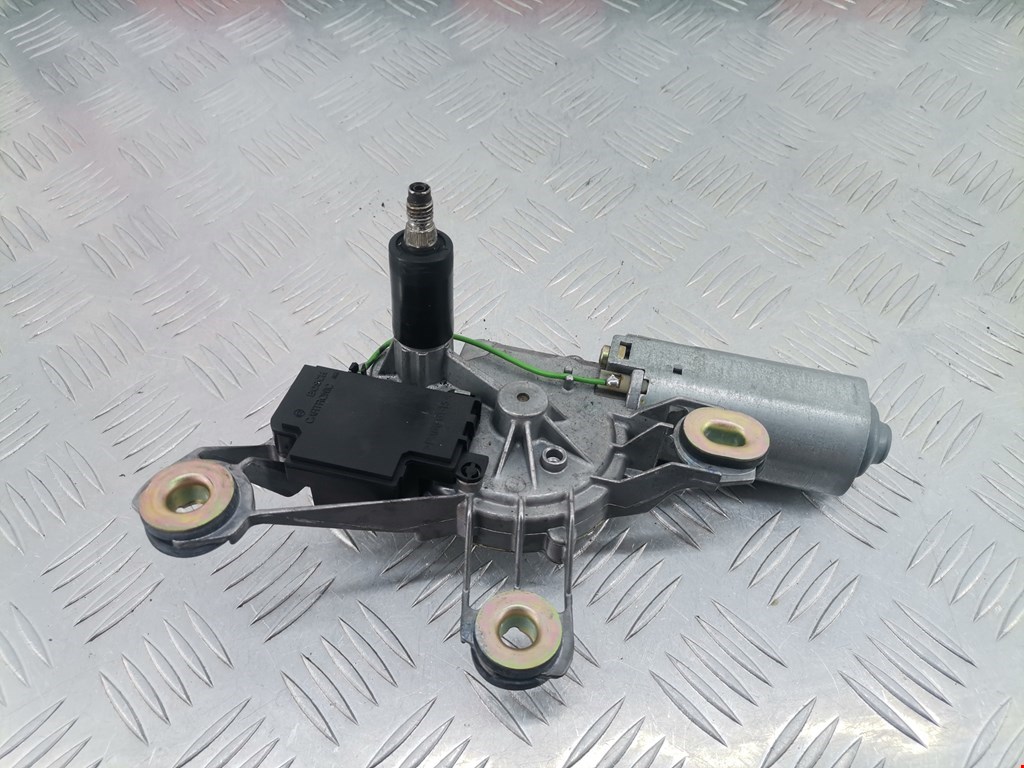 Моторчик стеклоочистителя задний VOLKSWAGEN Bora 1998-2005