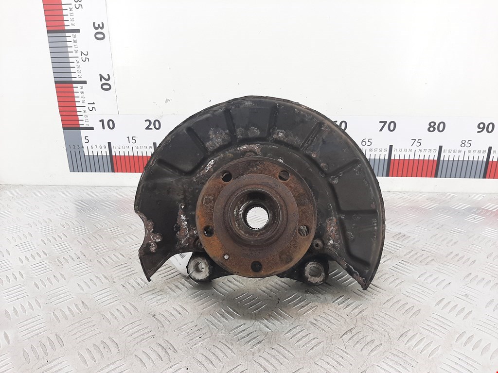 Ступица (кулак цапфа) передняя правая Volkswagen Passat CC (2008-2018)