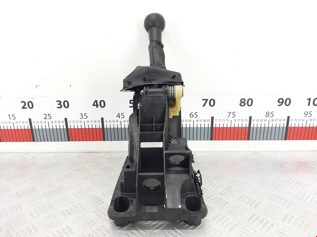 Кулиса (селектор) АКПП/МКПП в салоне PEUGEOT 308 2007-2015