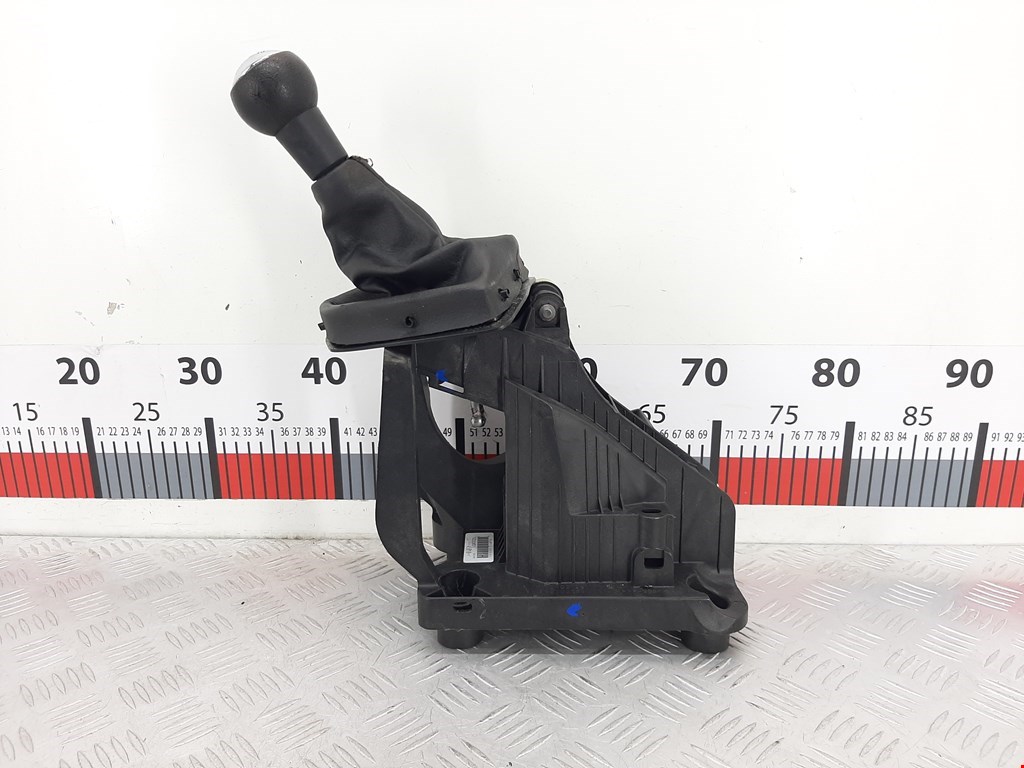 Кулиса (селектор) АКПП/МКПП в салоне PEUGEOT 308 2007-2015