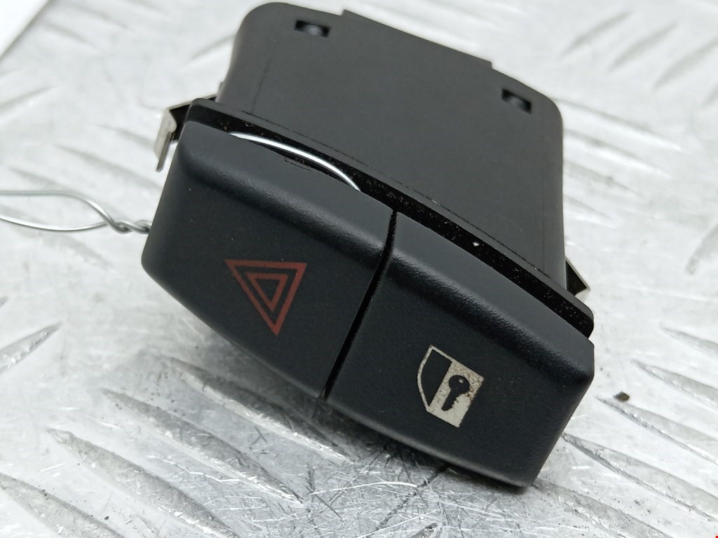 Кнопка аварийной сигнализации (аварийки) BMW 6er E63/E64 2003-2011