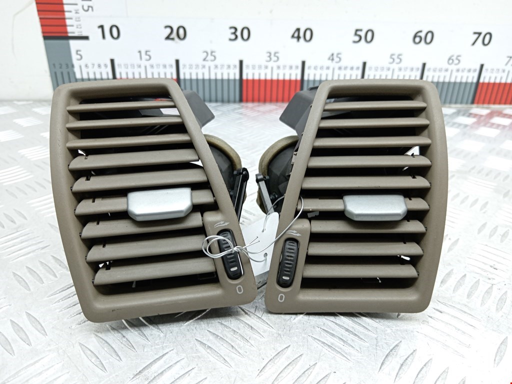 Дефлектор воздушный VOLVO XC90 2002-2014