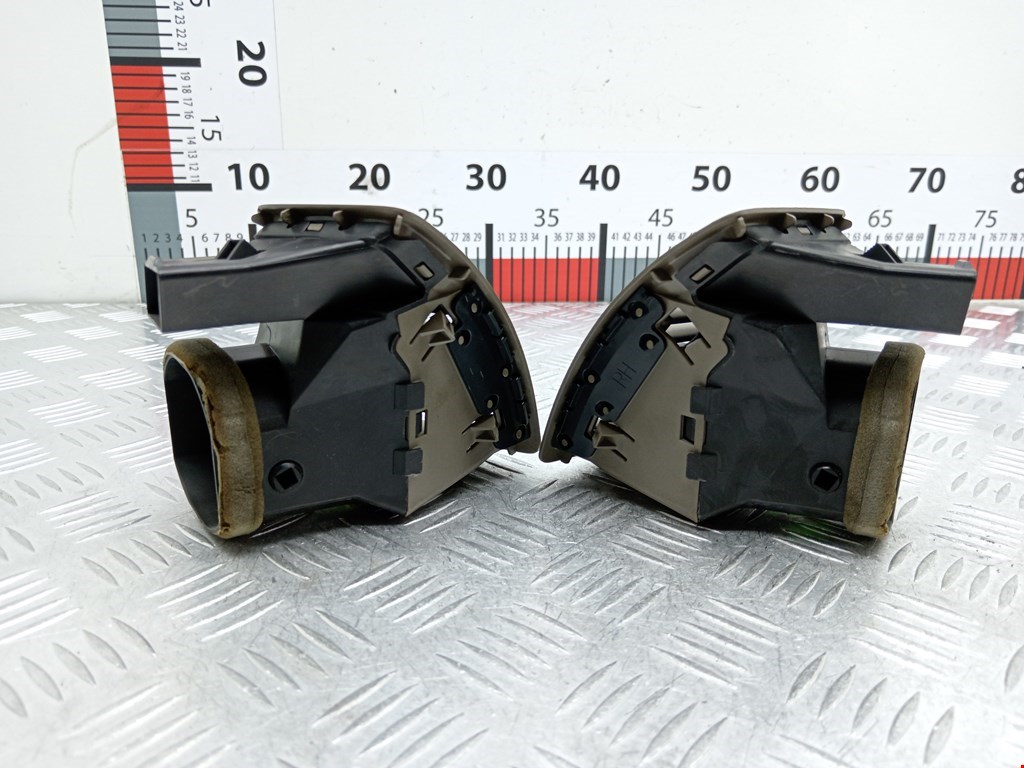 Дефлектор воздушный VOLVO XC90 2002-2014