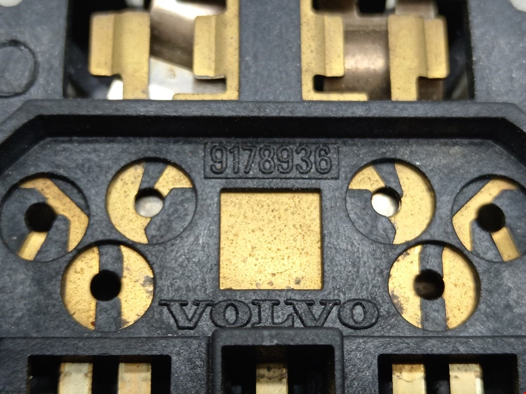 Плафон салонный (салона фонарь) VOLVO XC90 2002-2014