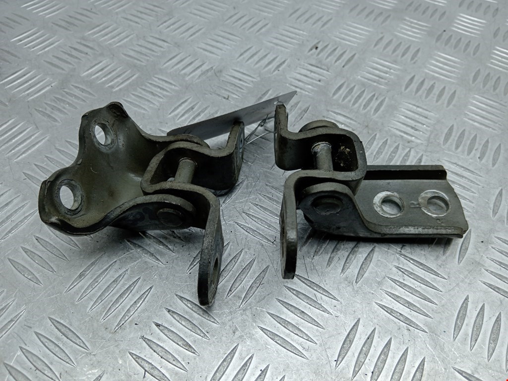 Петля двери передней правой Toyota Corolla Verso 2 (2004-2009)