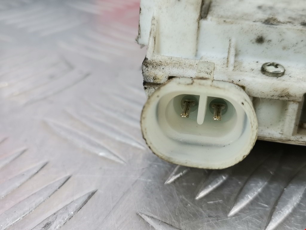 Замок двери передней левой IVECO EuroCargo II 2003-2008