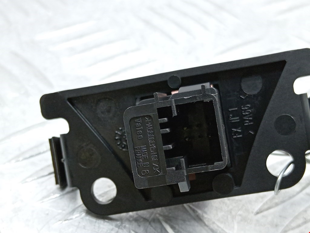 Кнопка аварийной сигнализации (аварийки) PEUGEOT 307 2001-2008