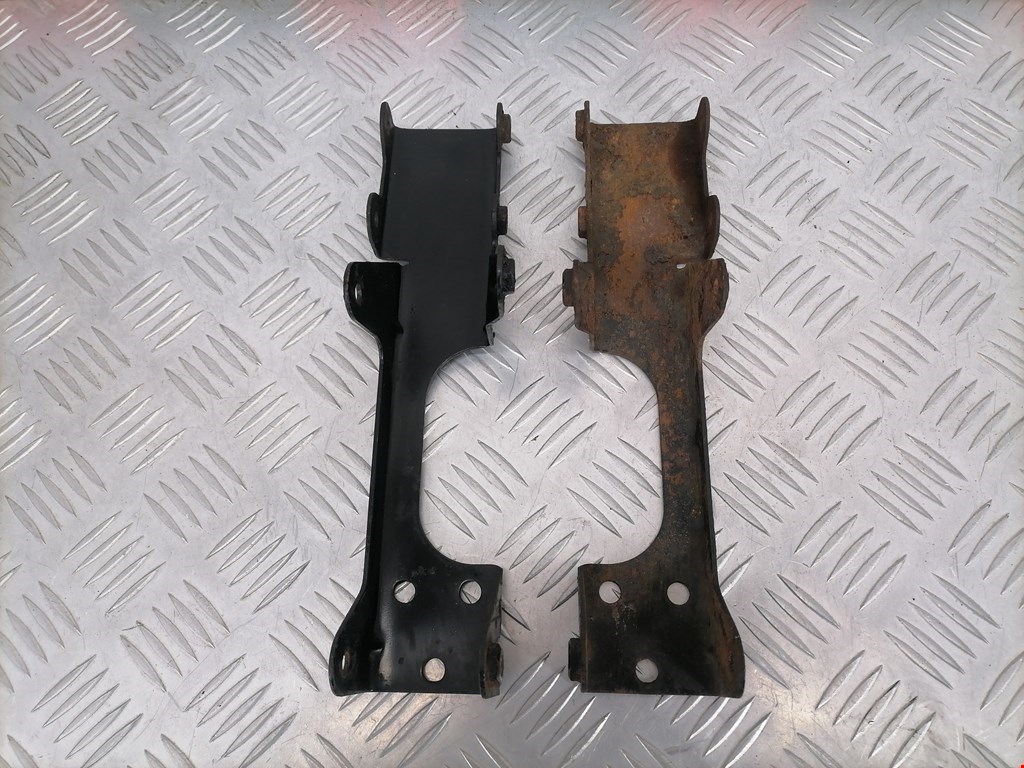 Кронштейн (крепление) радиатора IVECO Daily III 1999-2006