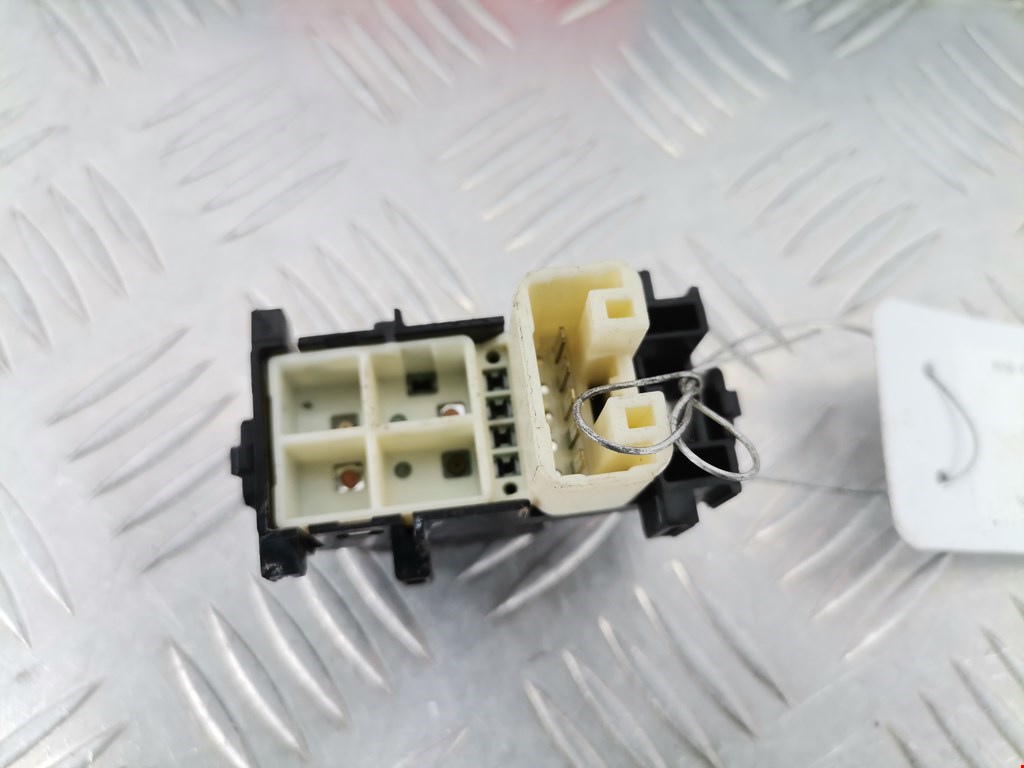 Кнопка стеклоподъемника TOYOTA RAV 4 XA30 2006-2012