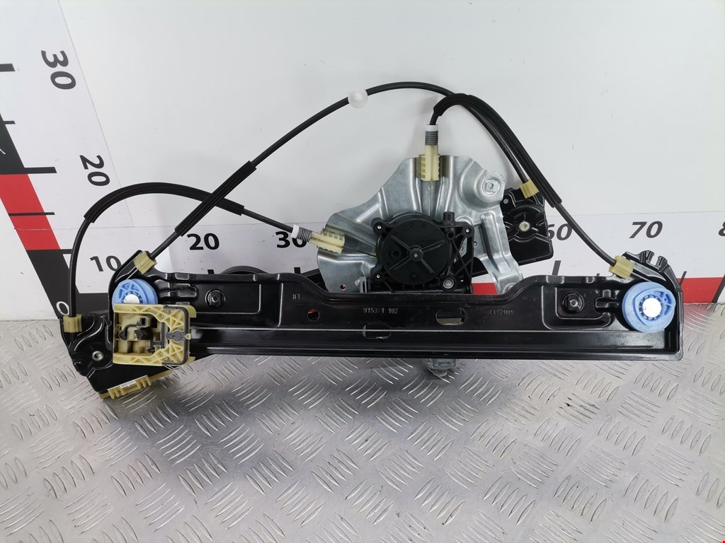 Стеклоподъемник электрический двери передней левой Opel Astra J (2009-2018)