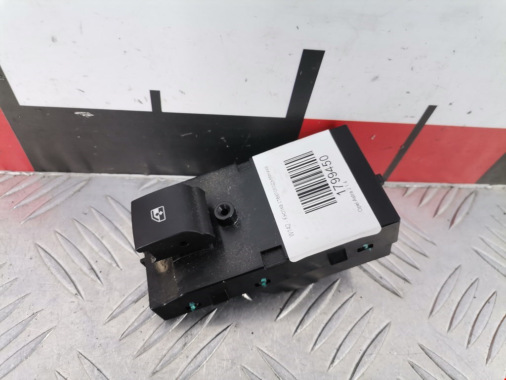 Кнопка стеклоподъемника OPEL Astra J 2009-2017