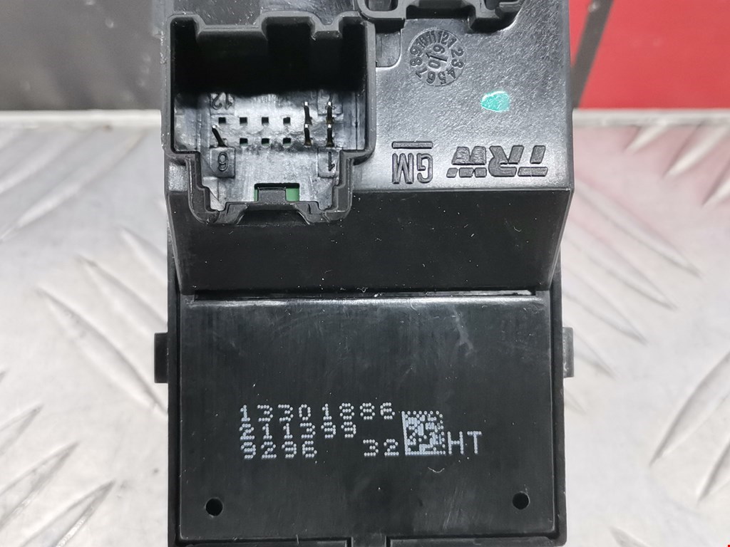 Кнопка стеклоподъемника OPEL Astra J 2009-2017