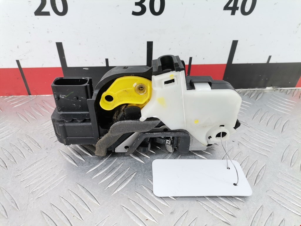 Замок двери передней левой OPEL Astra J 2009-2017