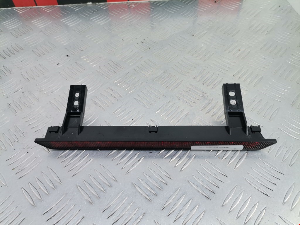 Фонарь дополнительный тормозной (стоп-сигнал) Skoda Fabia 1 (1999-2007)