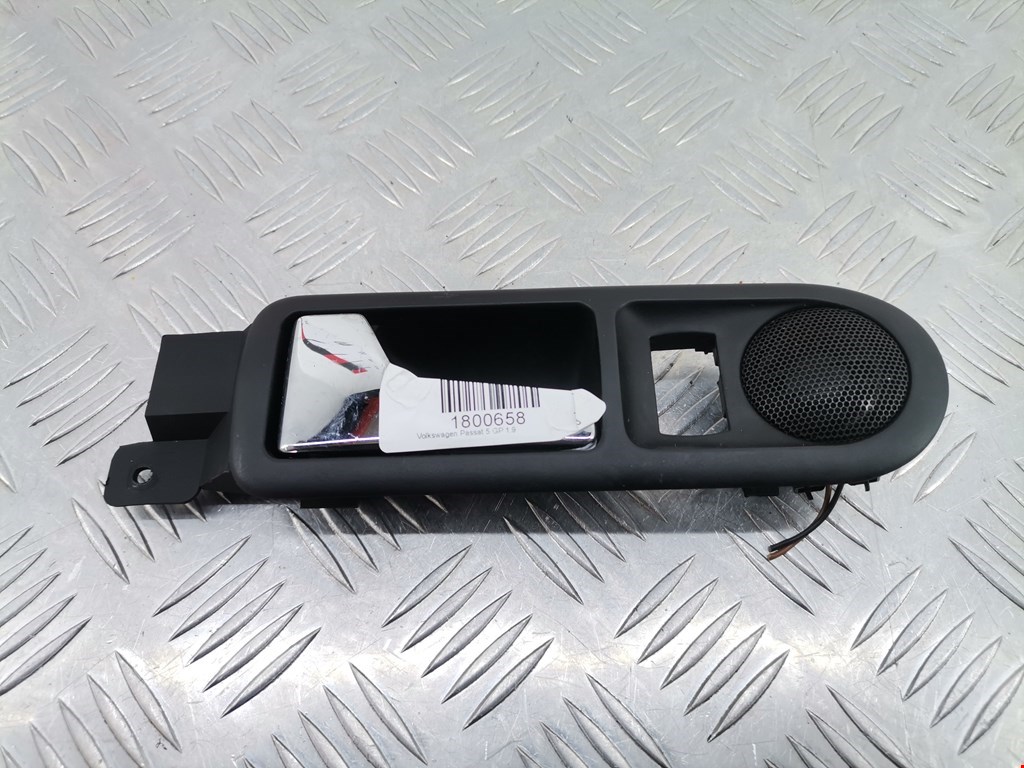 Ручка дверная задняя внутренняя левая VOLKSWAGEN Passat B5 1997-2005