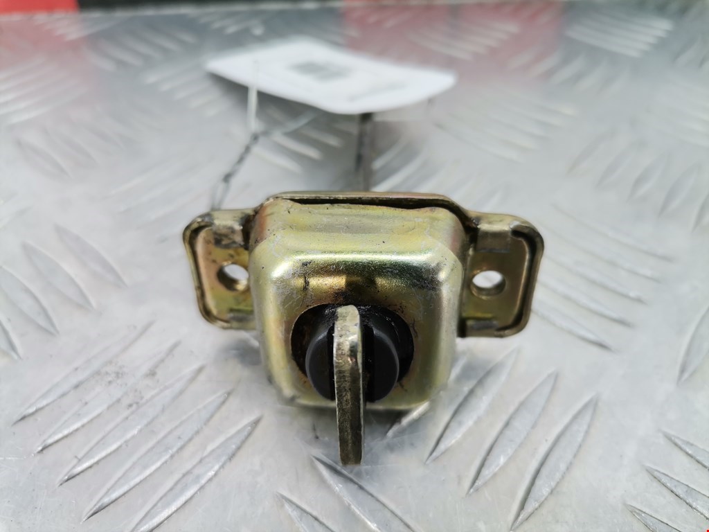 Ограничитель открывания двери VOLKSWAGEN Polo II 1981-1994