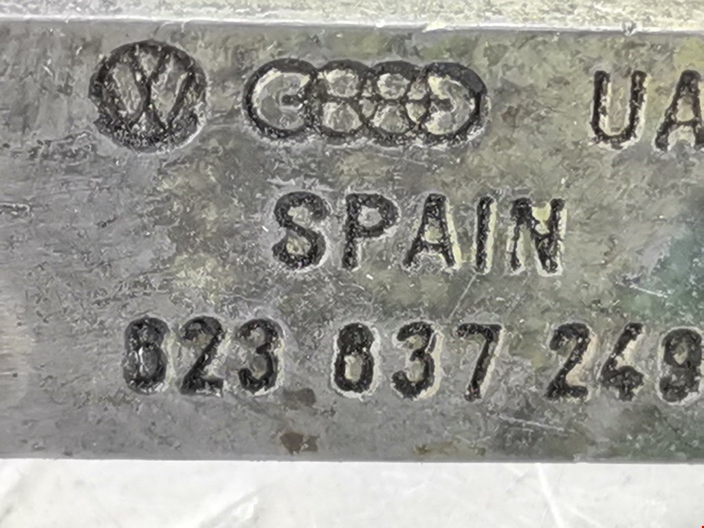 Ограничитель открывания двери VOLKSWAGEN Polo II 1981-1994