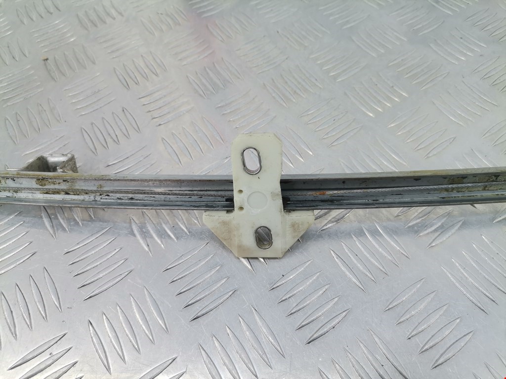 Стеклоподъемник передний левый VOLKSWAGEN Polo II 1981-1994