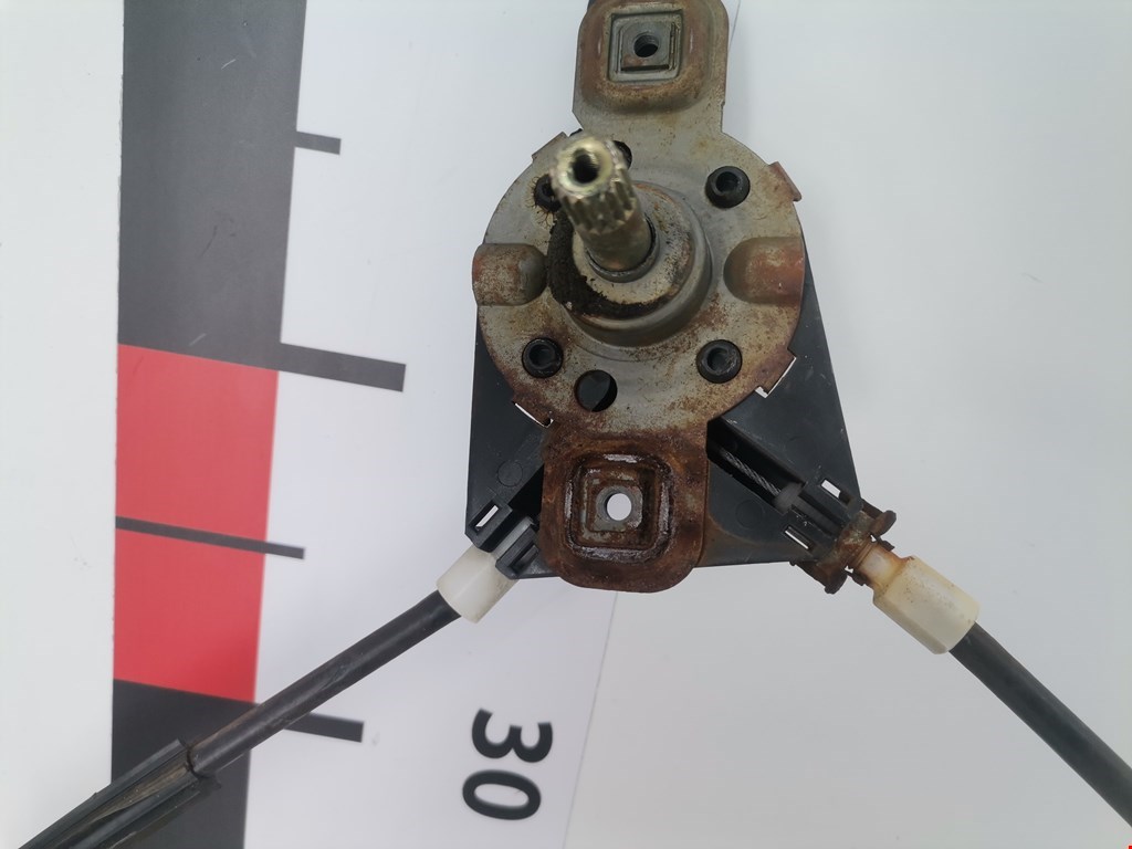 Стеклоподъемник передний левый VOLKSWAGEN Polo II 1981-1994