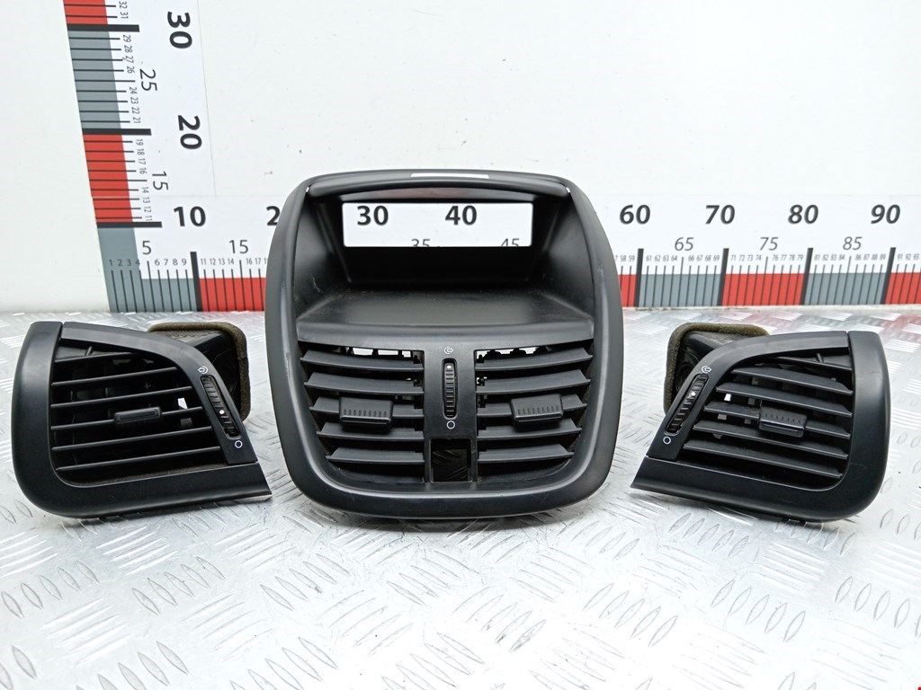 Дефлектор воздушный PEUGEOT 206 1998-2012