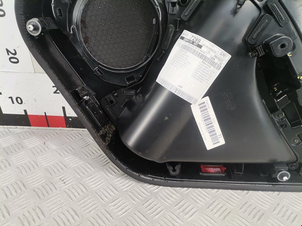 Обшивка двери задняя левая AUDI Q3 I 2011-2018