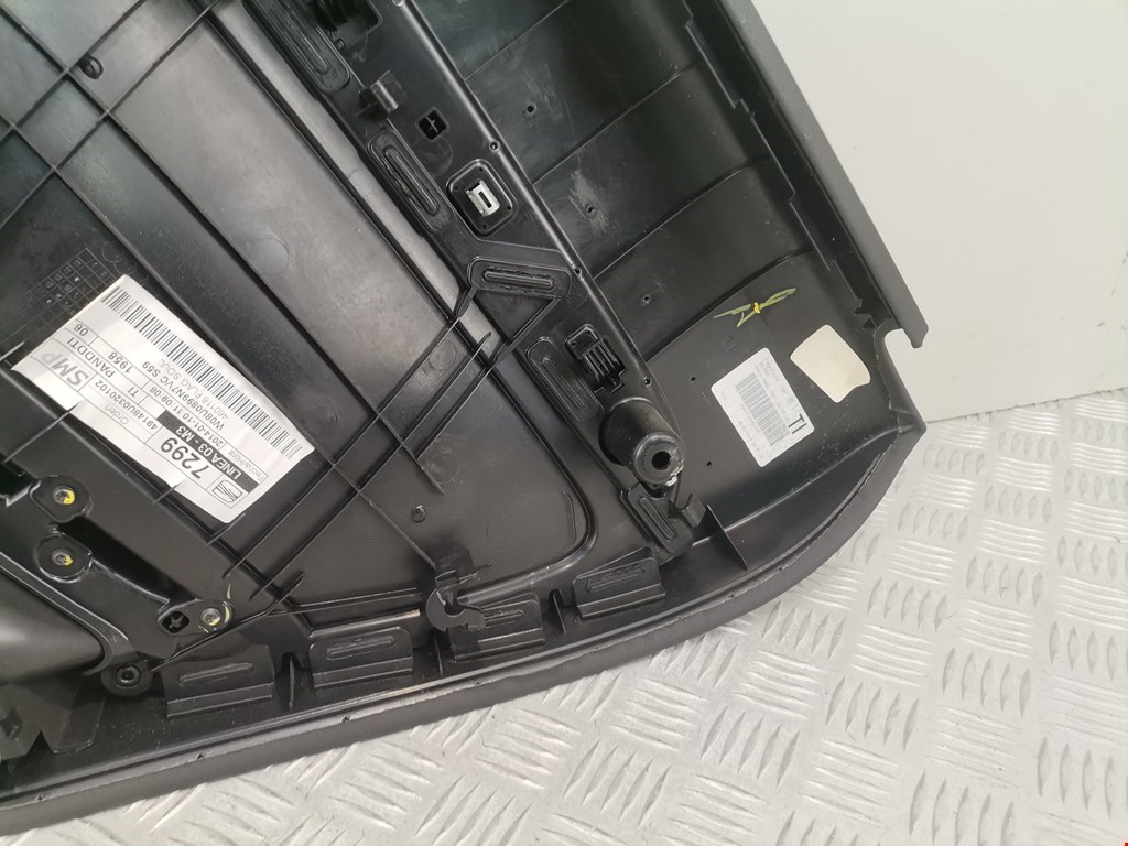 Обшивка двери задняя левая AUDI Q3 I 2011-2018