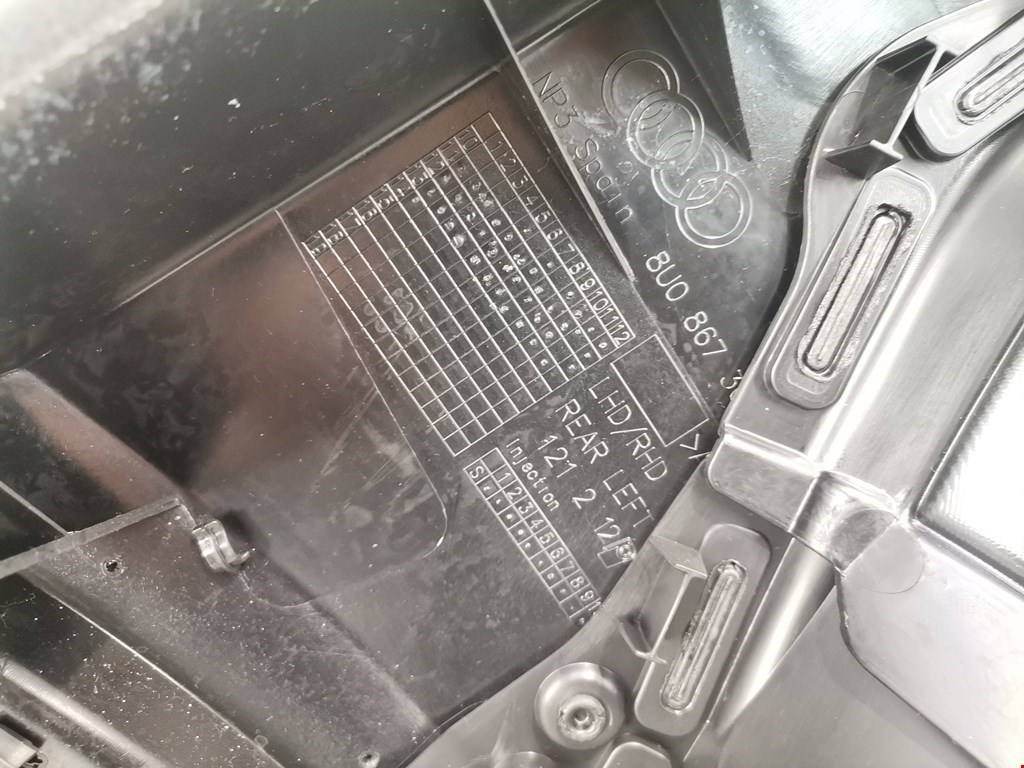 Обшивка двери задняя левая AUDI Q3 I 2011-2018