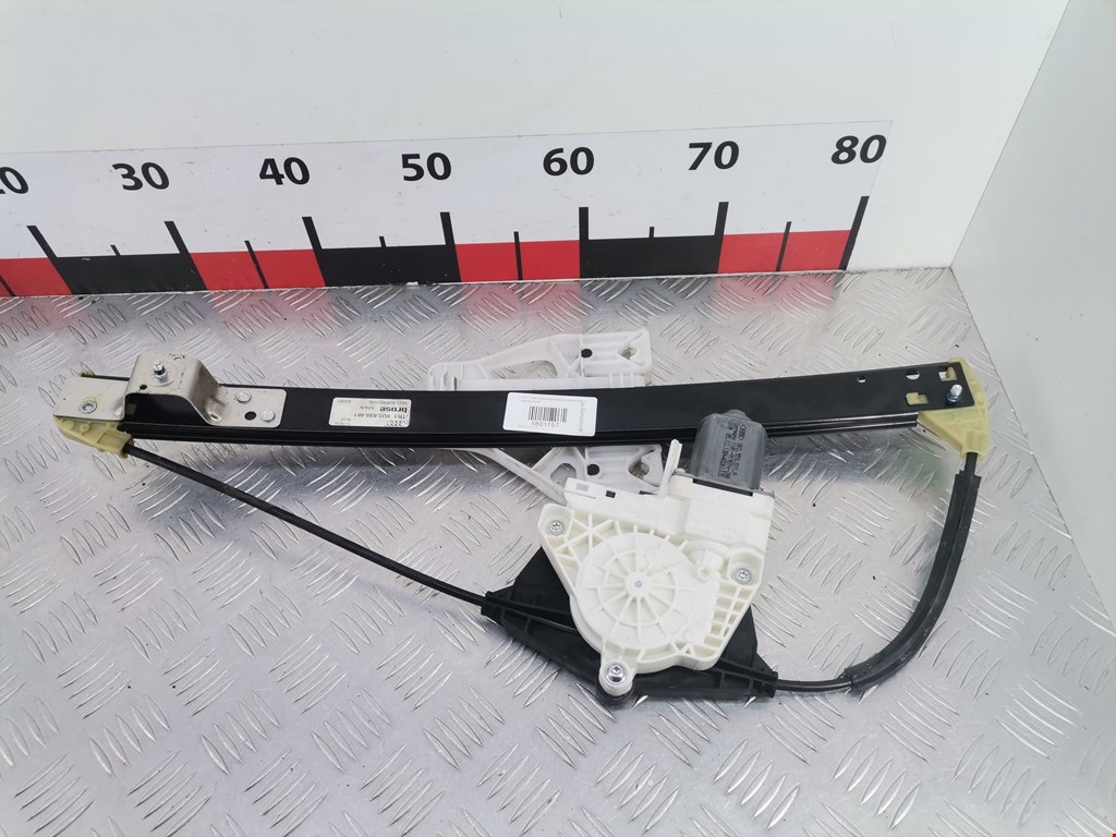 Стеклоподъемник задний левый AUDI Q3 I 2011-2018