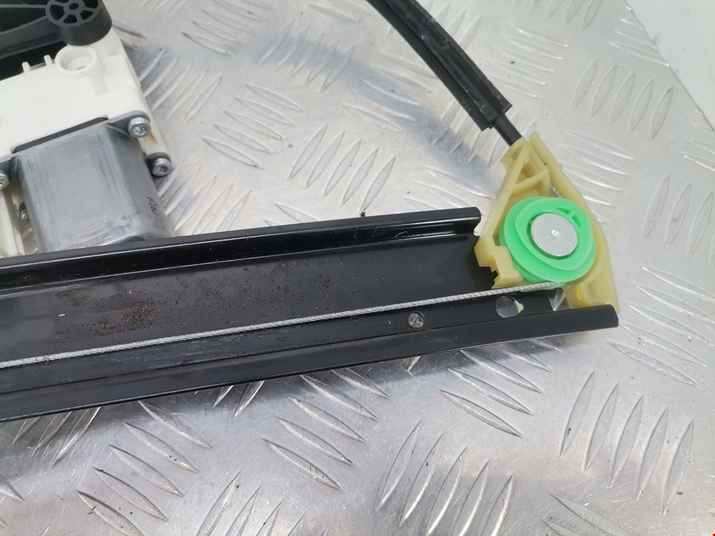 Стеклоподъемник задний левый AUDI Q3 I 2011-2018