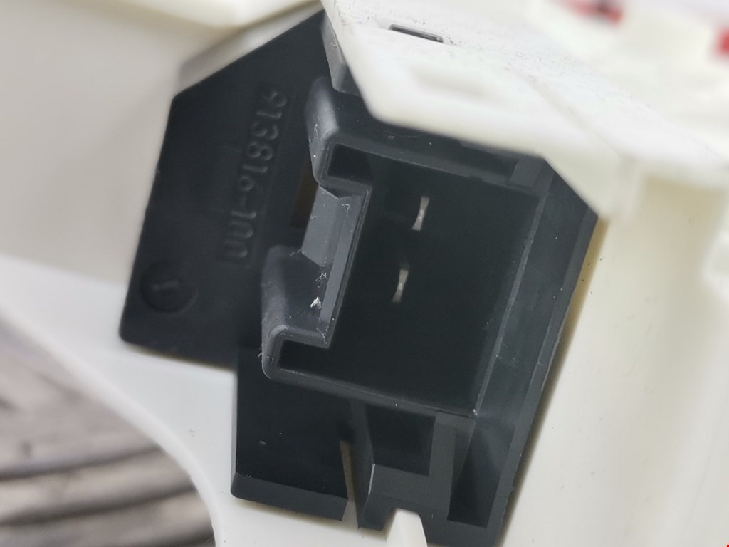 Стеклоподъемник задний левый AUDI Q3 I 2011-2018