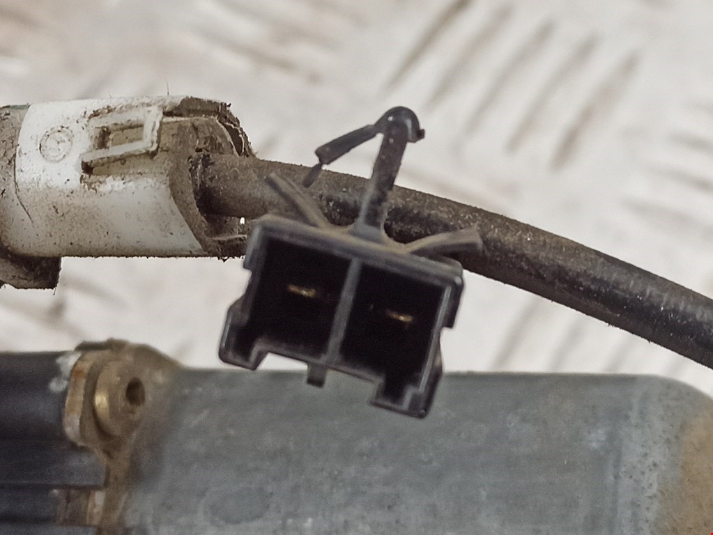 Стеклоподъемник задний левый NISSAN Almera Tino 2000-2006