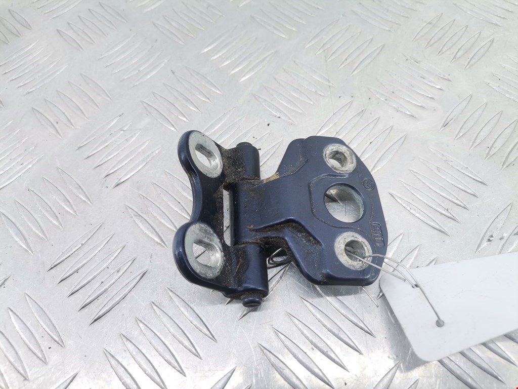 Петля двери передней правой Mercedes E-Class (W210) (1995-2003)