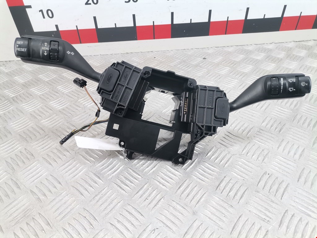 Переключатель поворотов и дворников (стрекоза) Ford Focus 2 (2004-2011)