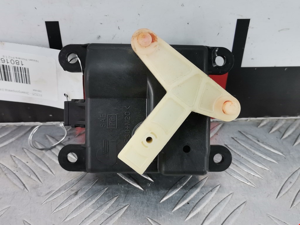 Моторчик заслонки печки NISSAN Primera P12 2002-2008