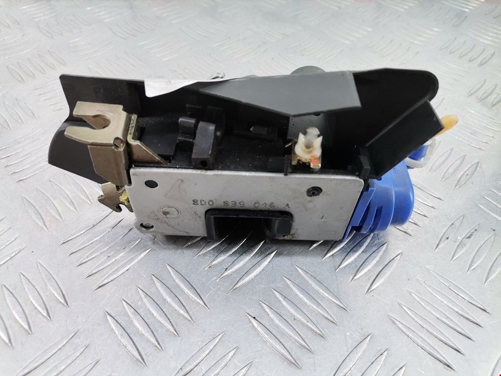 Замок двери задней правой AUDI A4 B5 1995-2001