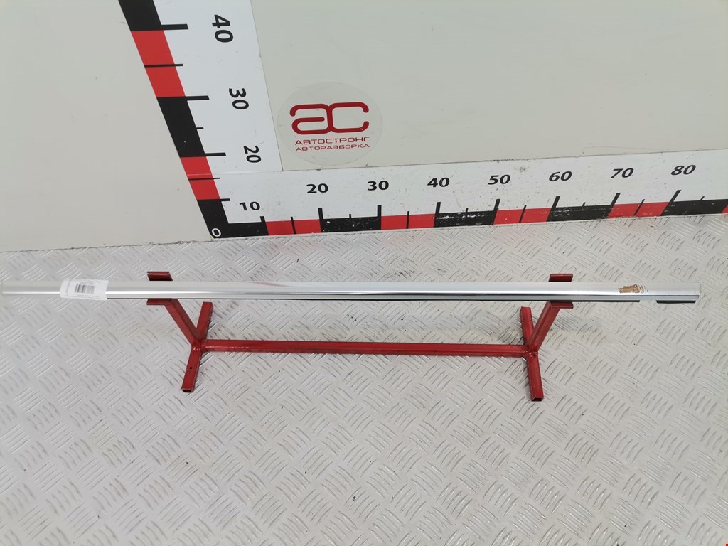 Накладка декоративная (молдинг) стекла двери задней левой Volkswagen Touareg 1 (2002-2010)