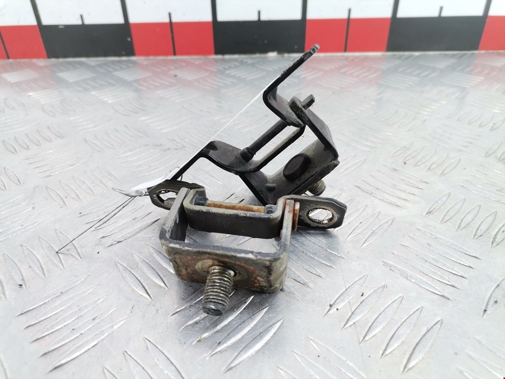 Петля крышки (двери) багажника Nissan Micra K12 (2002-2010)