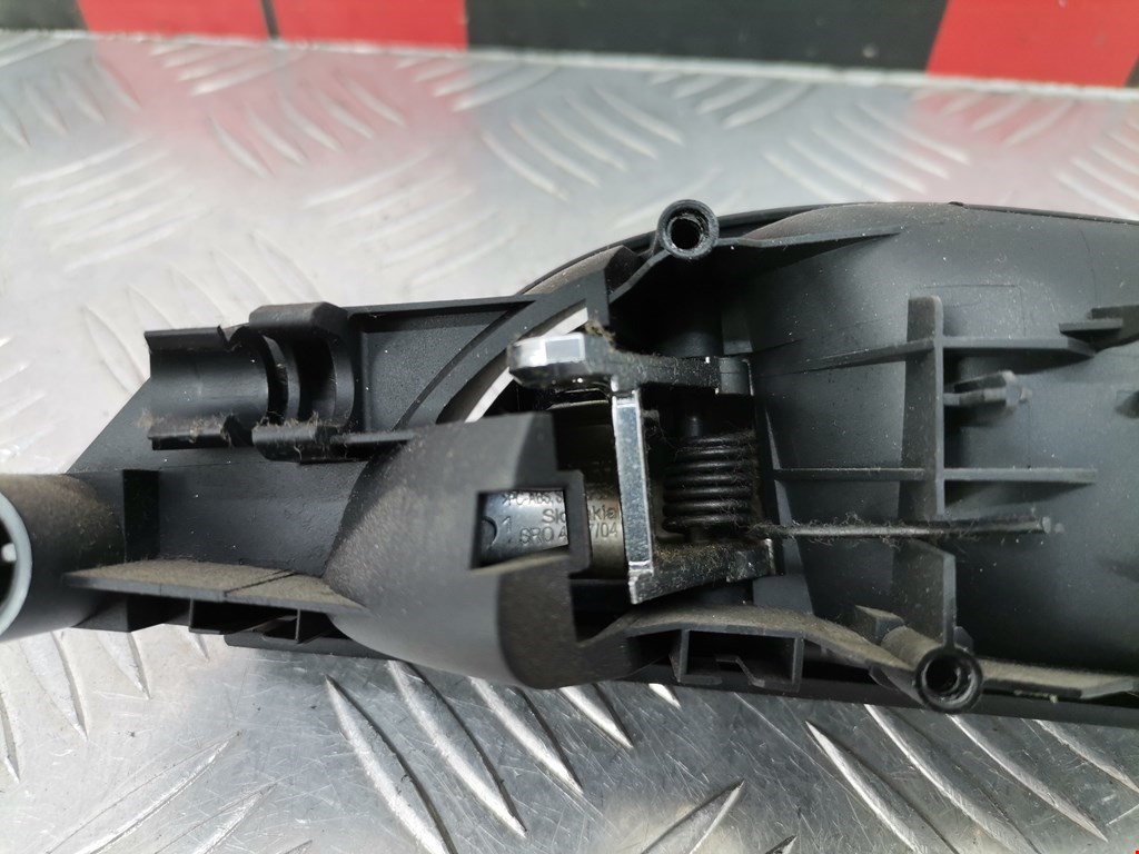 Ручка дверная задняя внутренняя правая AUDI Q7 I 2006-2015