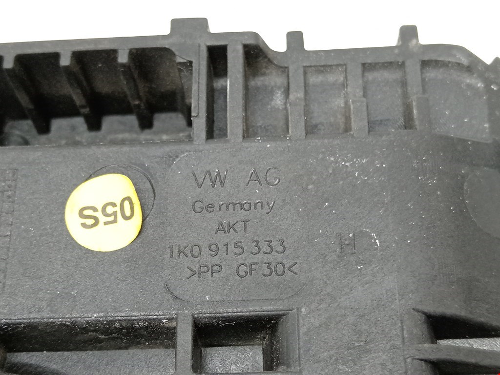 Крепление АКБ (корпус/подставка) VOLKSWAGEN Passat CC 2008-2017