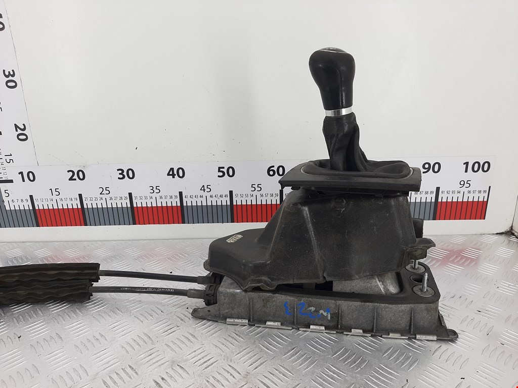 Кулиса (селектор) АКПП/МКПП в салоне AUDI A3 8P 2003-2013