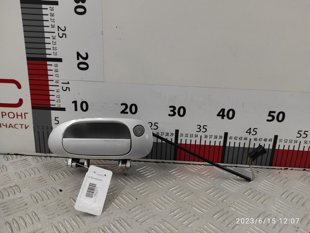 Ручка двери передней наружная правая MITSUBISHI Space Star 1999-2006